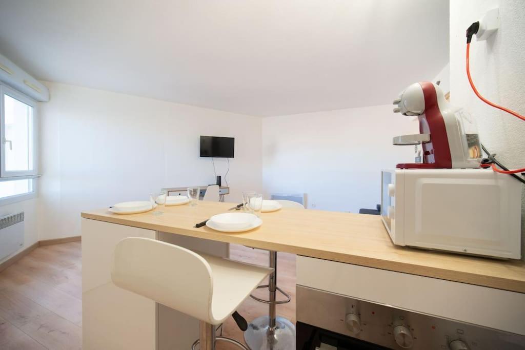 Fully Equipped Apartment 2 To 4 People St Charles Marsilia Exterior foto